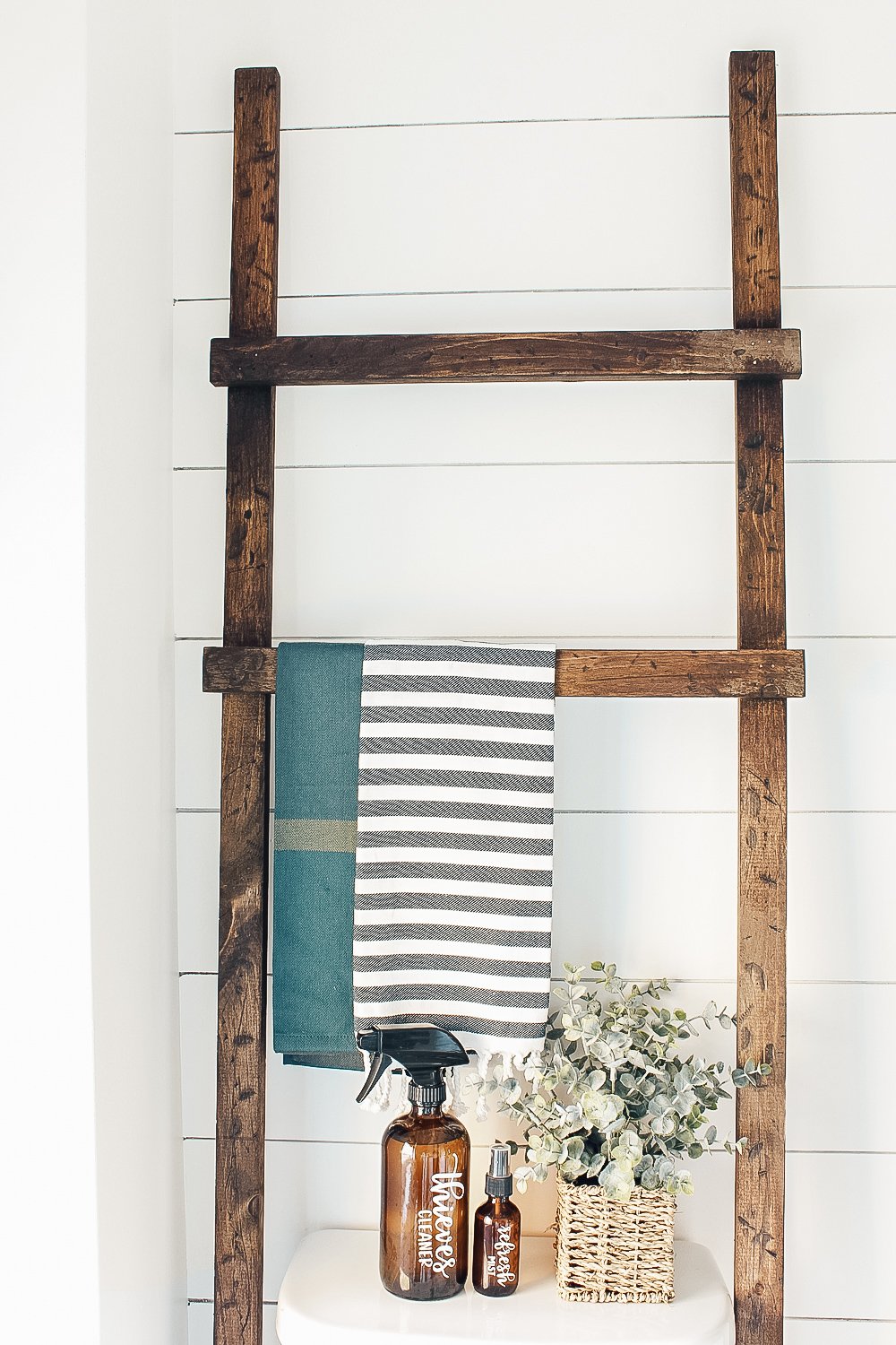 Easy and Inexpensive DIY Bathroom Storage Ladder | michealadianedesigns.com