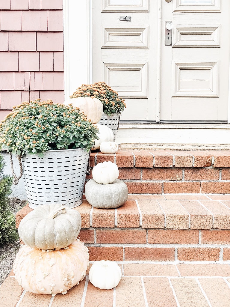 Fall Living Room Tour- How to add Fall Color - Micheala Diane Designs