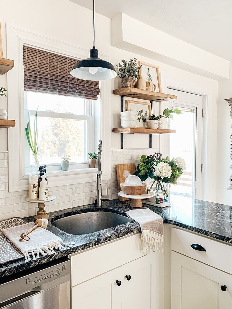 Simple Spring Kitchen Decor Ideas - The House on Silverado