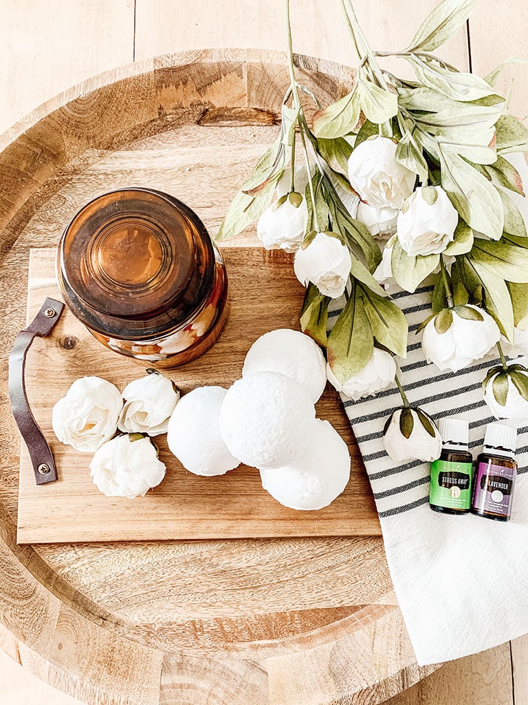 Making bath fizz bombs at home concept. All the ingredients on table on  wood spoons: cornstarch, essential oil, dye, citric acid, baking soda Stock  Photo - Alamy