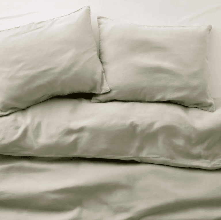 How to Style a Bed Like a Pro - Micheala Diane Designs