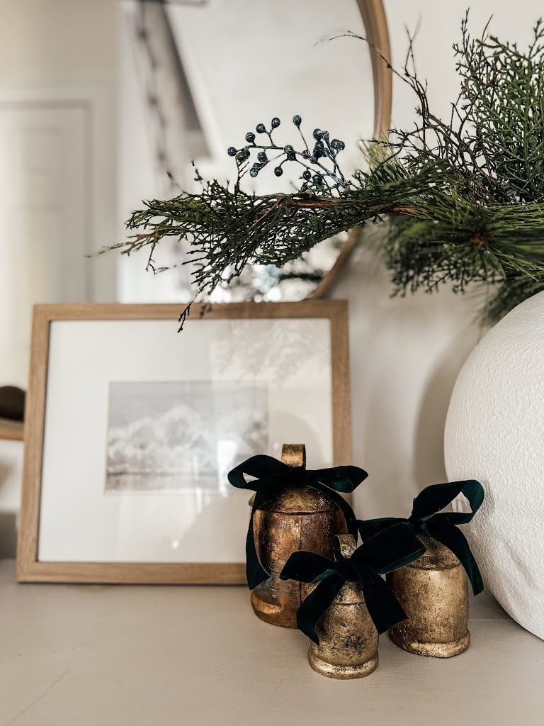 Christmas Decor Trend-  Velvet Bows