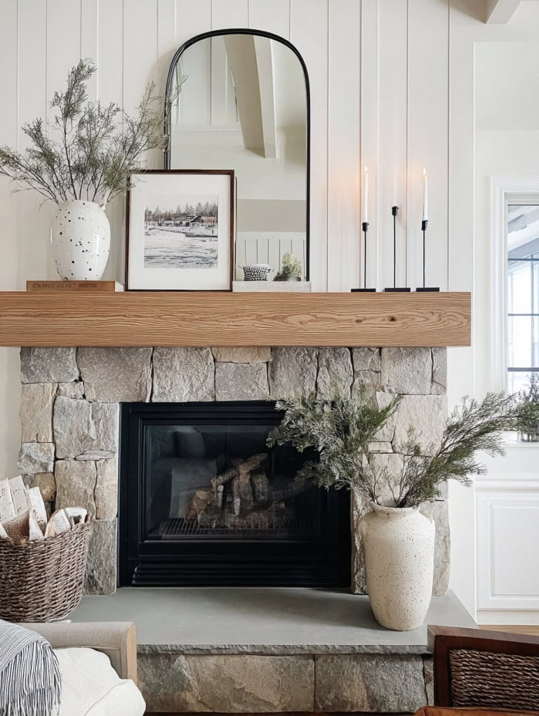 Winter Living room Mantel